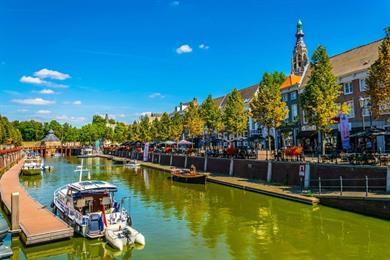 Autobahn Nordbrabant mit Bergen op Zoom und Breda