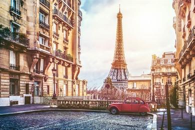 Spaziergang in Paris: Den Eiffelturm besteigen + Route von Chaillot bis Concorde
