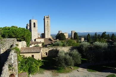 Spaziergang in San Gimignano, der Turmstadt von Santa Fina