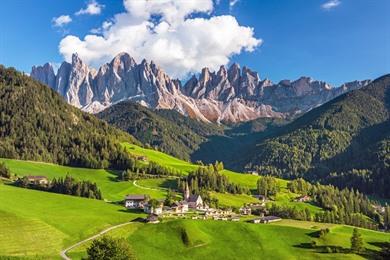 Panoramawanderung in Santa Maddalena im Val di Funes