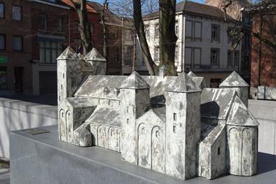 Wanderroute in Sint-Truiden bei Tag und Nacht
