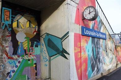 Spaziergang Louvain-la-Neuve: Entdecken Sie diese außergewöhnliche Stadt und Street-Art-Paradies