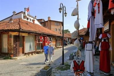 Stadtführung durch Gjakova: Über den alten Basar zu Moscheen und Handwerksbetrieben