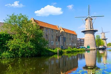 Stadtführung durch Schiedam: Die Stadt des Gins und der riesigen Windmühlen