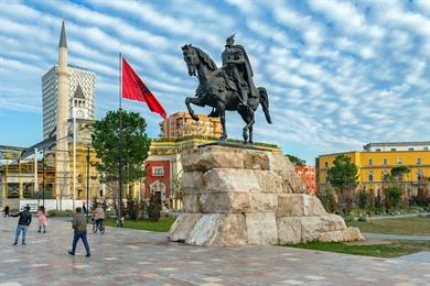 Stadtrundgang durch Tirana: Entdecken Sie die Highlights der albanischen Hauptstadt