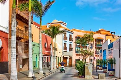 Spaziergang durch das Stadtzentrum von Puerto de la Cruz: Entdecken Sie das lebendige Herz der Stadt