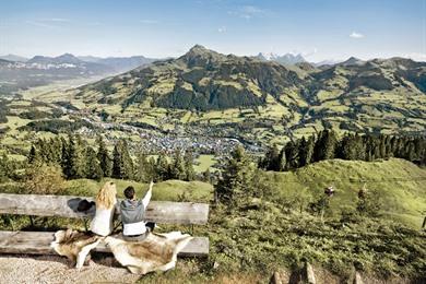 Rundreise Tirol: Autobahn in Österreich und Dolomiten