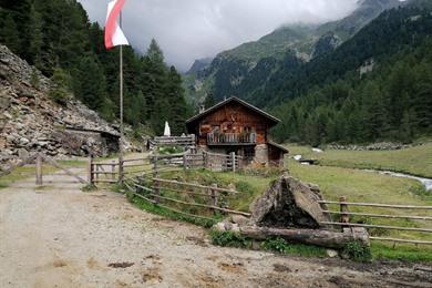 Naturwanderung im Valle di Rio Molino beim Dorf Gais