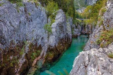 Wanderung zum Großen und Kleinen Soča-Schlucht im Soča-Tal