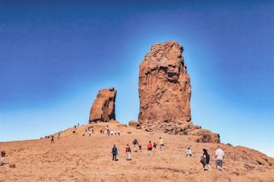 Spazieren Sie zur ikonischen Felsformation Roque Nublo und zum Pico de las Nieves, dem höchsten Punkt Gran Canarias.