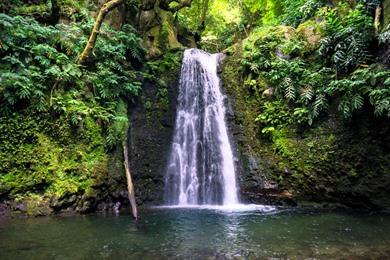 Wanderung zu den Salto do Prego und Salto do Cagarrão: malerische Bäche und Wasserfälle