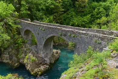 Wanderung durch die Mrtvica-Schlucht: Spaziergang durch diese beeindruckende Schlucht