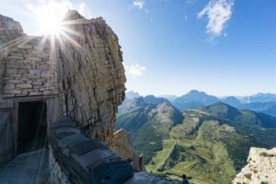 Wanderung durch die Lagazuoi-Tunnel: Tunnel aus dem Ersten Weltkrieg