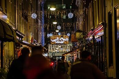 Den Haager Weihnachtsmarkt im Jahr 2026 besuchen? Spaziergang + Termine der Weihnachtsmärkte