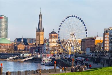Düsseldorfer Weihnachtsmarkt im Jahr 2026 besuchen? Spaziergang entlang der Weihnachtsmärkte
