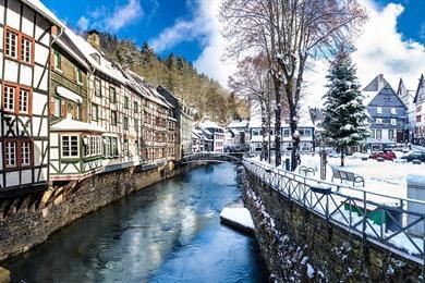 Monschau Weihnachtsmarkt im Jahr 2026 besuchen? Spaziergang entlang der Weihnachtsmärkte